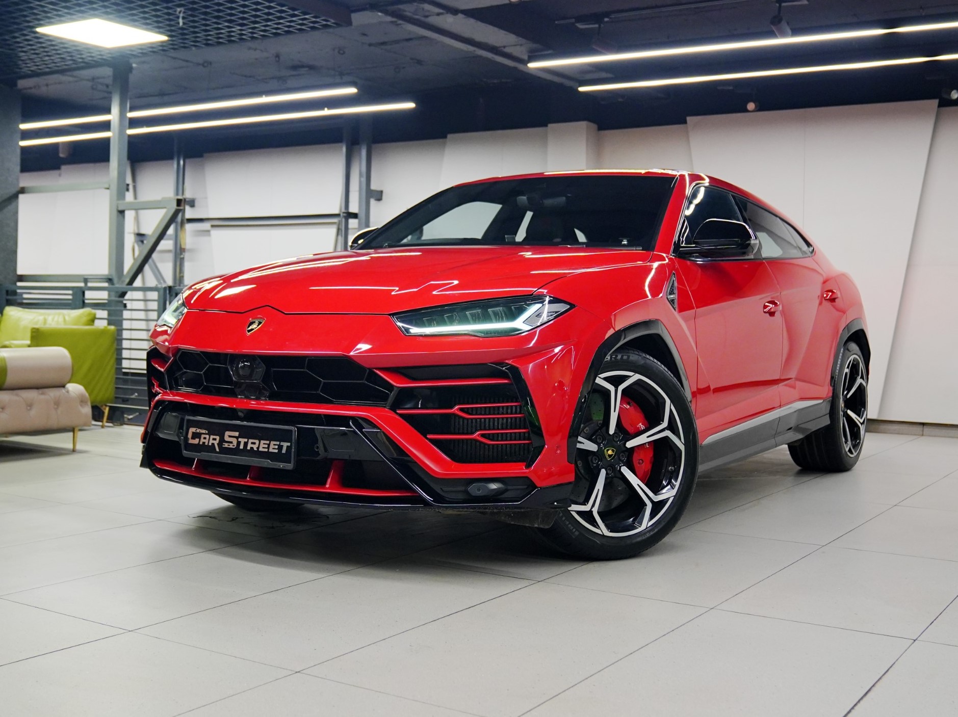 Lamborghini Urus V8